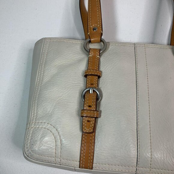 This **Coach D0851-F12339** tote is - Picture 7 of 8